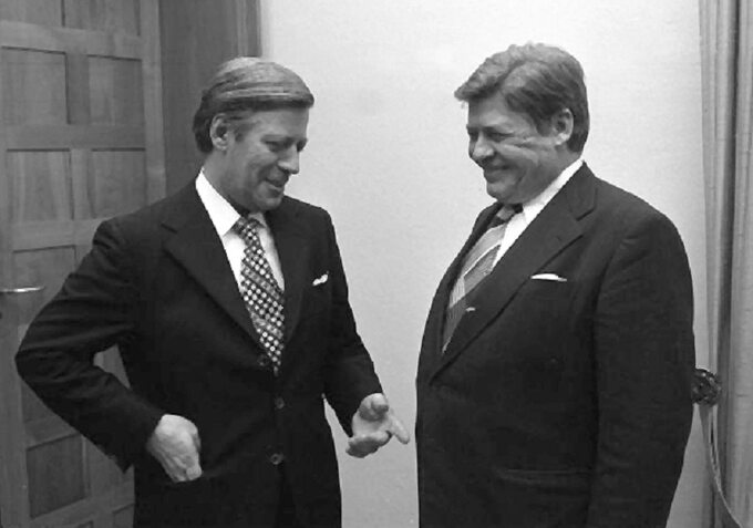 Hanns Martin Schleyer (z prawej) z kanclerzem Helmutem Schmidtem, 1974 r.