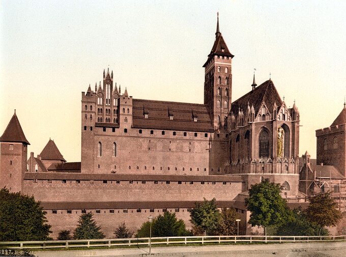 Widok zamku w Malborku od wschodu w 1901 r.
