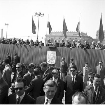 Trybuna honorowa na pl. Defilad, 1 maja 1969 r. 