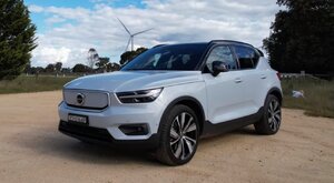 Miniatura: Volvo XC40 Recharge Twin Motor