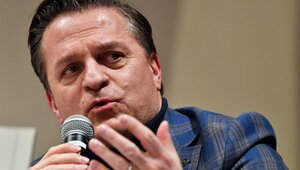 Miniatura: Dziennikarz potwierdza i żegna się z hitem...