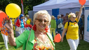 Miniatura: Polacy mogliby przechodzić na emeryturę 5...