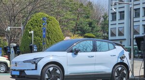 Miniatura: Ryzyko pożaru 40 tys. SUV-ów. Volvo wzywa...