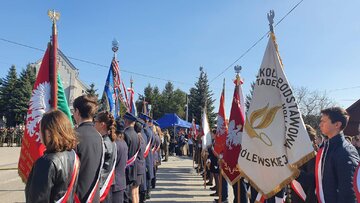 Upamiętnienie Katarzyny i Sebastiana Kazak&oacute;w zamordowanych za pomoc Żydom w czasie okupacji niemieckiej.