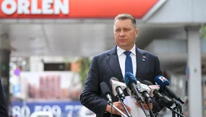 Miniatura: Ceny paliw dobijają kierowców. Czarnek...