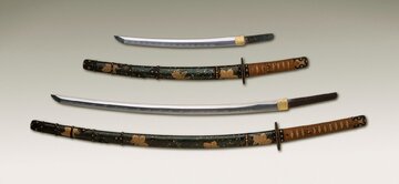 Przykładowe nihon-tō (katana i&nbsp;wakizashi) tworzące razem komplet (daishō)