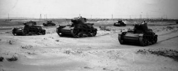 Pluton czołg&oacute;w 7TP z&nbsp;armatką czołgową Bofors wz&oacute;r 37 kal. 37mm w&nbsp;czasie ćwiczeń