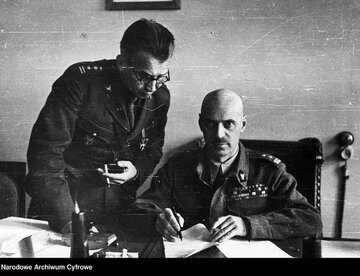 Szef sztabu płk dypl. Leopold Okulicki i&nbsp;gen. Władysław Anders, dow&oacute;dca Armii Polskiej w&nbsp;ZSRR