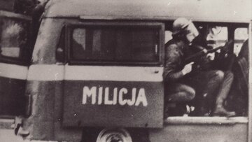Akcja MO w&nbsp;czasie stanu wojennego. Autor nieznany
