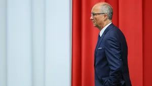 Miniatura: "Komuch z brzytwą". Burza po decyzji USA...