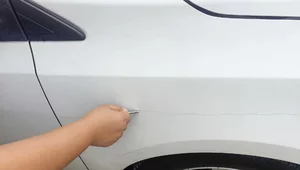 Miniatura: Ktoś zarysował Twój samochód na parkingu?...