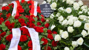 Miniatura: Tłumy na pogrzebie Olechowskiego. Pojawił...