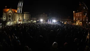 Miniatura: Tego w mediach nie pokażą. Tłumy na...