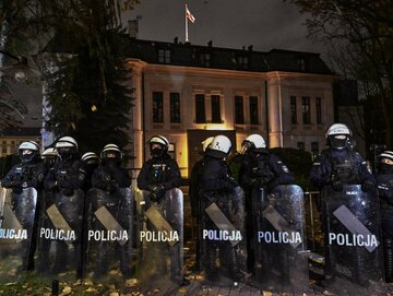 Policja przed siedzibą Trybunału Konstytucyjnego
