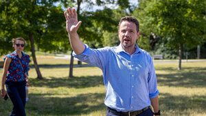 Trzaskowski wspomina spotkanie z Bidenem: Złapał mnie za rękę i przyciągnął