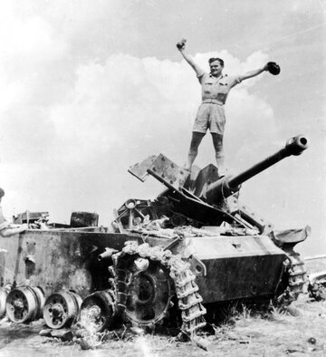 Niemieckie działo pancerne Sturmgeschutz III (StuG III) zniszczone przez 6 Pułk Pancerny "Dzieci Lwowskich", 6 lipca 1944 r., Montero k. Ankony 