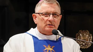 Miniatura: Biskup nie dostrzega zagrożenia w...