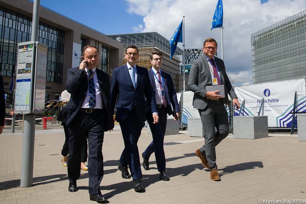 Premier Morawiecki z ministrami w Brukseli Premier w Brukseli