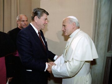 Prezydent USA Ronald Reagan i&nbsp;papież Jan Paweł II. Watykan, 7&nbsp;czerwca 1982&nbsp;r.