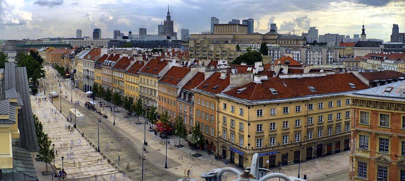 Ulica Krakowskie Przedmieście widoczna na zdjęciu znajduje się w: