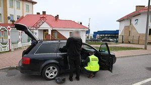 Miniatura: Przemycali papierosy dronami. Zatrzymano...