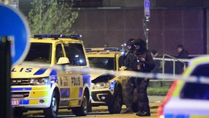 Miniatura: Sztokholm: Bus wjechał w przystanek....