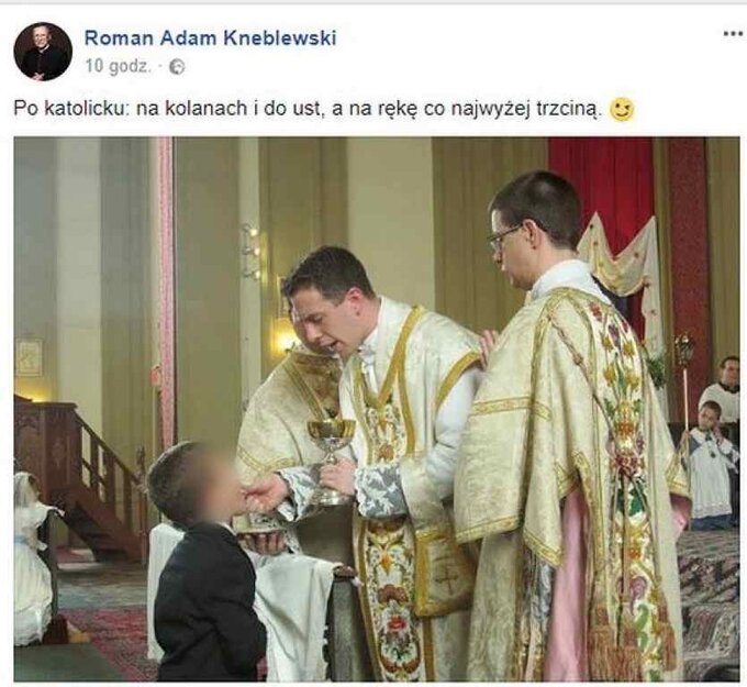 "Po katolicku: na kolanach i do ust, a na rękę co najwyżej trzciną". Awantura o wpis księdza na Facebooku