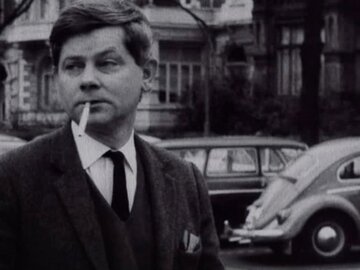 Zbigniew Herbert. Kadr z&nbsp;filmu "Barbarzyńca w&nbsp;ogrodzie"