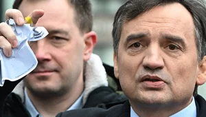 Miniatura: Ziobro pokazał dwa dokumenty. "Nielegalne...