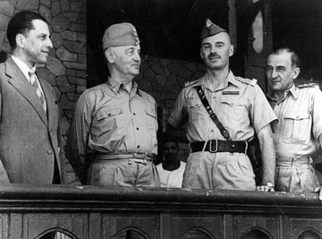 Podr&oacute;ż inspekcyjna do&nbsp;Armii Polskiej na&nbsp;Bliskim Wschodzie. Minister spraw zagranicznych Tadeusz Romer, gen. Sikorski, gen. Władysław Anders i&nbsp;szef sztabu Naczelnego Wodza gen. Tadeusz Klimecki