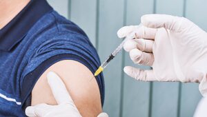 Miniatura: MZ: Brak szczepienia przeciw COVID-19 może...