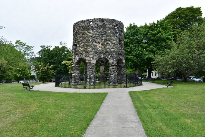 Kamienna wieża w Newport. Fot. Grzegorz Janiszewski