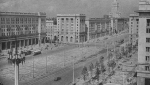 Miniatura: Architektura a walka klas. Socrealizm miał...