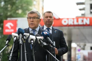 Miniatura: Ceny paliw znów dobijają kierowców....