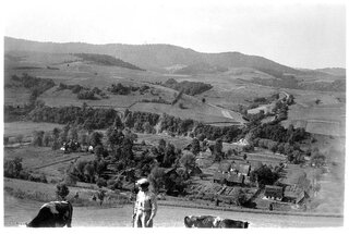 Wieś Chrewt, Bieszczady. Lata 30. Dziś w tym miejscu znajduje się Jezioro Solińskie