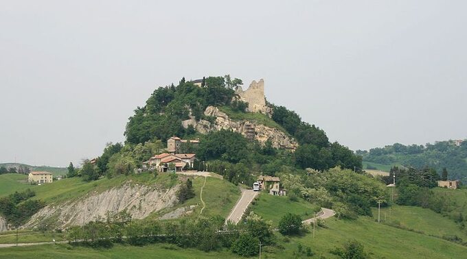 Ruiny zamku w Canossie