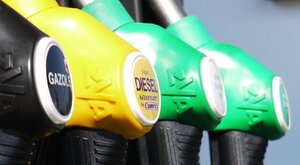 Miniatura: Niemcy kontrolują kierowców tankujących w...