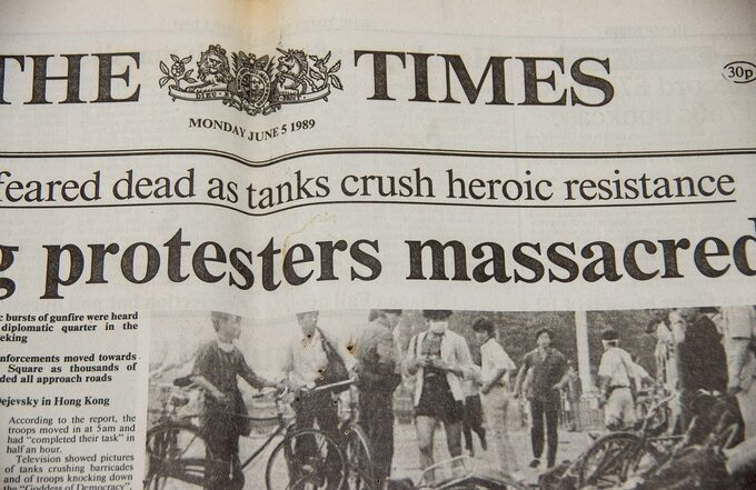 Masakra na placu Tiananmen - relacja w gazecie w kolejnym dniu
