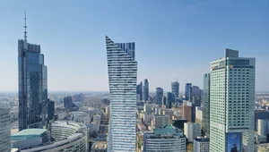 Miniatura: Wspiął się na dach Varso Tower bez...