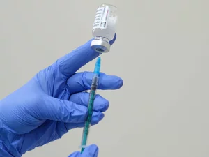 Miniatura: Straciła słuch po szczepionce przeciw...