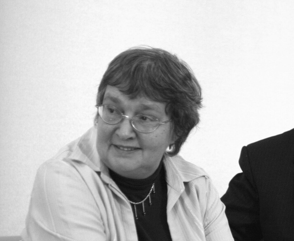 Olga Johann – warszawska radna Prawa i Sprawiedliwości. Była wiceprzewodniczącą rady miasta, walczyła między innymi o dekomunizację stołecznych nazw ulic. Zmarła 5 kwietnia 2017 r. 