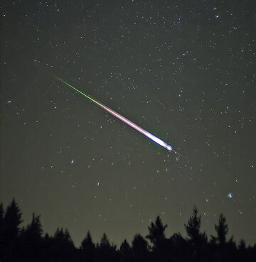 Meteor z&nbsp;roju Leonid&oacute;w