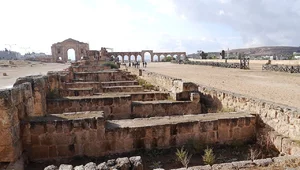 Miniatura: Masowy grób z czasów zarazy. Tragiczne...