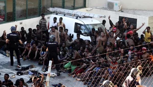 Miniatura: Małe dzieci jako żywe tarcze. Bestialstwo...