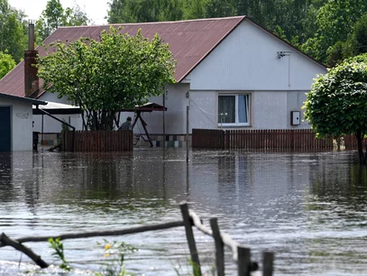 Miniatura: Afera wokół pieniędzy dla powodzian....