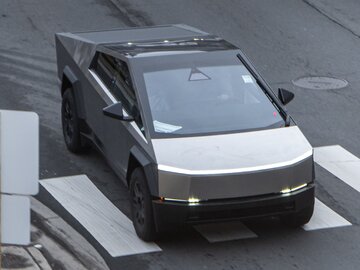 Tesla Cybertruck na&nbsp;ulicy w&nbsp;Waszyngtonie