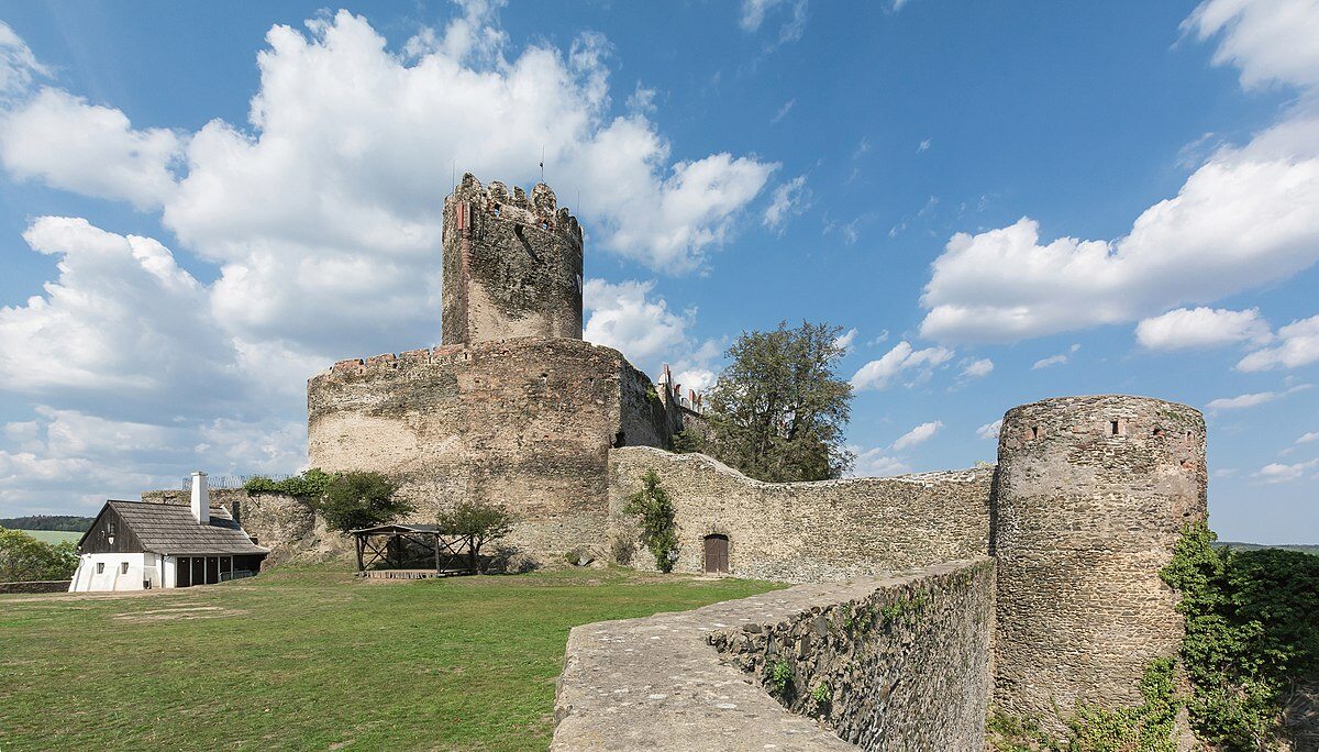 W którym wieku wybudowano zamek w Bolkowie?