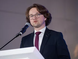 Miniatura: Żurek odwołał rektora AWS. Sopiński: Nie...