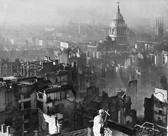 Londyn po bombardowaniu, 1941 rok
