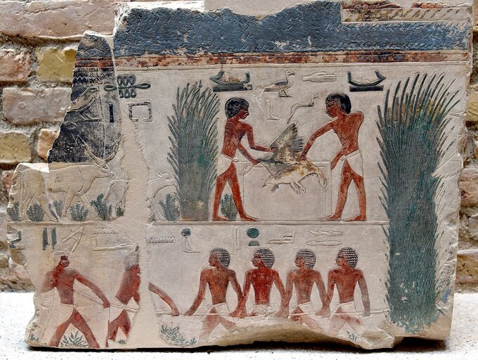 Świątynia Ra w&nbsp;Abu Gurab, Egipt. Na&nbsp;miejscu znaleziono liczne bloki skalne i&nbsp;tabliczki z&nbsp;hieroglifami